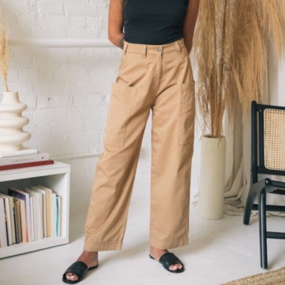 KOTN Women Utility Cargo pants in Camel Size 4